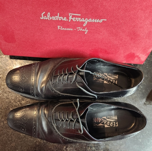 Salvatore Ferragamo Cap Toe Mens Dress shoe - Picture 2 of 6